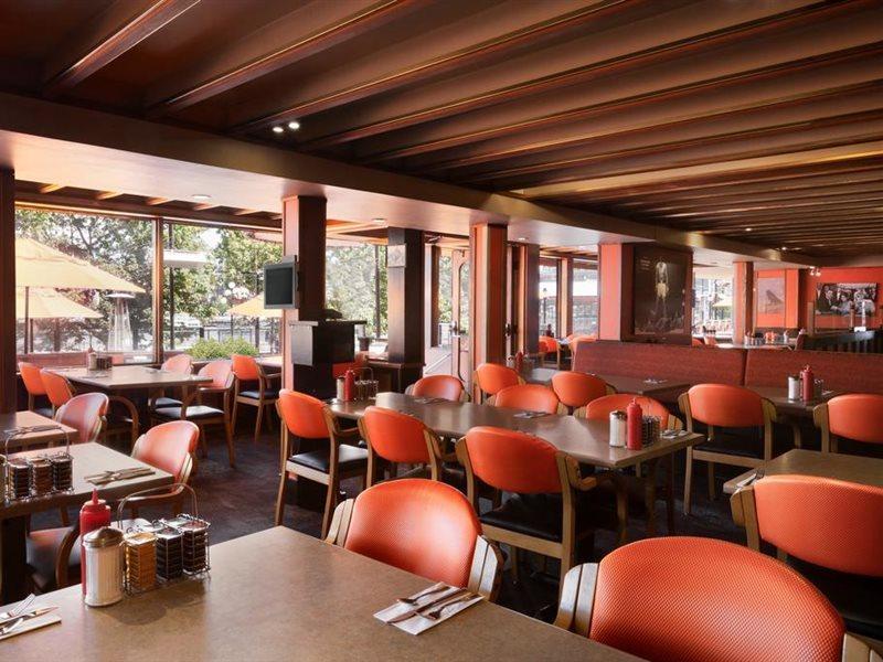 Days Inn By Wyndham Victoria On The Harbour Ngoại thất bức ảnh